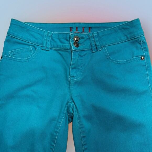 ELLE Women’s 2 Turquoise Blue Crop Jeans - Picture 1 of 4
